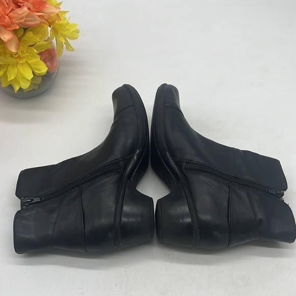Clarks Black Leather Ankle Boots Size 8 BAB4317B - Picture 6 of 9